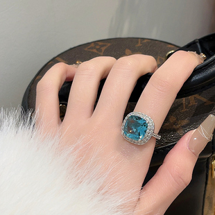 网红款精致宝蓝宝石戒指女小众，设计高级感简约大气轻奢个性食指环