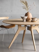 北欧侘寂风圆形橡木餐桌，实木现代小户型家用饭桌，日式创意洽谈桌椅