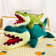 鳄鱼抱枕公仔毛绒玩具，睡觉懒人玩偶大号，超软男生枕头娃娃恐龙床上
