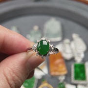 18K金镶嵌天然钻石天然翡翠冰绿戒指