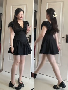 大码胖妹妹赫本风法式V领短袖连衣裙女夏季收腰显瘦泡泡袖A字短裙