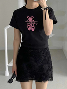 韩国chic夏季复古洋气卡通，印花百搭短袖t恤+刺绣花朵半身裙两件套
