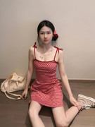 自制甜酷系带内搭叠穿裙子，2024年复古风红色，格纹吊带连衣裙女