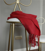秋冬华丽质感欧美长款纯色，斜纹红色丝绒羊绒围巾披肩