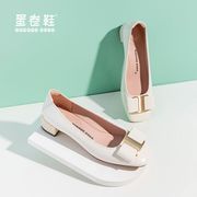 quicheshoes蛋卷鞋2023春夏，方头金属扣漆皮低跟单鞋eqs-2104