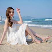 夏季一字带坡跟塑料凉鞋，女2023年防水旅游海边沙滩水晶果冻鞋
