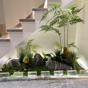 仿真绿植造景组合楼梯下造景观，布置室内假植物，橱窗装饰树楼梯拐角