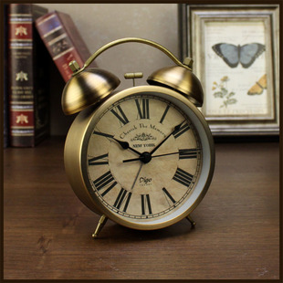闹钟床头静音时钟客厅台式复古美式钟表摆件，家用闹铃学生桌面座钟
