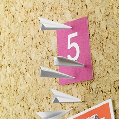 6个纸飞机软木创意照片墙装饰图钉