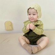 婴儿套装春秋款韩国女宝宝，洋气灯芯绒背带裤，包屁爬服+荷叶领毛衣