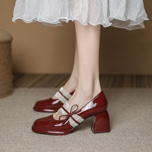 玛丽珍鞋女红色单鞋春款法式粗跟婚鞋小个子高跟防水台配裙鞋子女