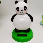 太阳能花园熊猫可爱装饰摆件摇头摇摆大熊猫汽车公仔饰品玩具