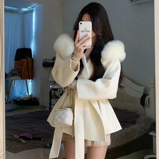 白色双面羊绒大衣女，冬季高级感仿狐狸，毛领斗篷小个子毛呢外套