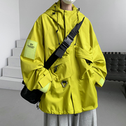 荧光绿冲锋衣外套男款大码300斤设计感工装连帽夹克衫，高个子(高个子)上衣