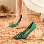 绿色高跟鞋女细跟秀禾婚纱两穿缎面结婚鞋新娘鞋尖头粗跟单鞋女鞋