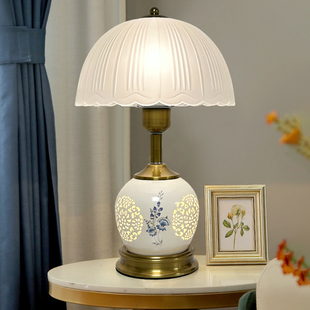 陶瓷台灯卧室创意床头柜简约现代家用温馨结婚婚庆房间装饰灯
