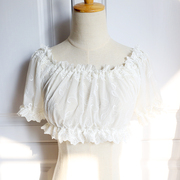 米白色刺绣甜美短袖弹性精致刺绣，一字领镂空蕾丝衫上衣日系泡泡袖