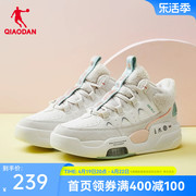 中国乔丹板鞋2024春季高帮皮面加绒休闲运动鞋气垫大棉鞋女鞋