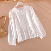 白色纯棉刺绣镂空花长袖，休闲百搭衬衫，女短款修身显瘦上衣拼接衬衣