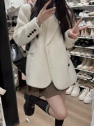 西装外套女冬季加厚赫本风休闲西服领韩版式，时尚小众短款上衣