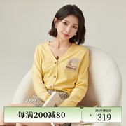 xg雪歌通勤简约长袖毛针织衫，2023秋季浅黄色，羊毛开衫外套女装