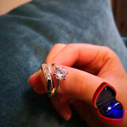结婚戒指仿真钻戒一对女求婚现场用道具假钻石仪式交换婚礼对戒