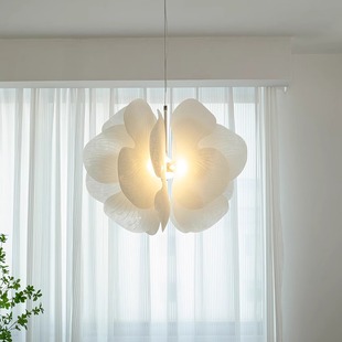 北欧法式中古蝴蝶吊灯客厅卧室餐厅灯设计师创意亚克力高级感灯具