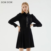 SOMSOM/索玛赫本风小黑裙秋冬季女装收腰显瘦中长款A字长袖连衣裙