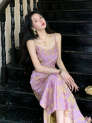 紫烟鎏金国风新中式缎面连衣裙，女装法式收腰气质，大u领吊带长裙子
