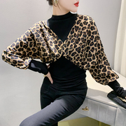 豹纹时尚设计感蝙蝠袖t恤女2023今年流行百搭洋气打底衫上衣