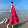 玫红色无袖挂脖连衣裙女夏设计感百褶拼接宽松遮肉海边度假沙滩裙