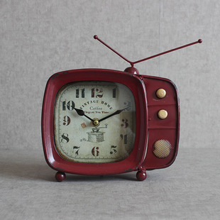 复古铁艺电视机座钟摆件，创意家居客厅装饰钟做旧美式乡村时钟