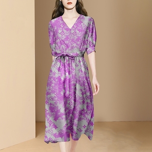 欧美时尚气质大牌紫色V领连衣裙夏2022系带收腰大摆裙中长款