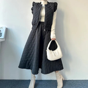韩国chic冬季法式小众圆领菱格压纹马甲外套+高腰百搭A字型半身裙