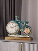 家用客厅钟表座钟台式欧式复古个性创意摩托车，摆件时钟静音石英钟