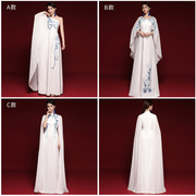 古筝水袖舞演出青花瓷旗袍成人长款优雅中国风模特走秀白色礼服女
