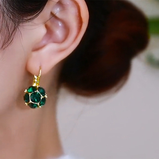 高级感祖母绿水晶球耳环，法式耳扣女2024年满，钻耳坠气质耳饰