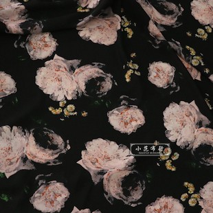 一米价大气黑色底浅粉色花朵印花雪纺布料夏季连衣裙旗袍衬衫面料