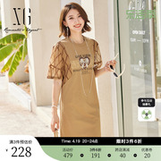 XG雪歌创意印花纯棉短袖连衣裙2023夏季蕾丝拼接咖色T恤裙女
