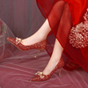 红色婚鞋新娘鞋主婚纱2024年法式高级感低跟尖头水晶高跟鞋女