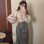 韩国chic法式优雅V领系带蝴蝶结灯笼袖衬衫+高腰褶皱开叉半身裙女
