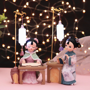 宫廷风琴棋书画灯下下棋格格，树脂摆件中国风，家居装饰可爱生日礼物