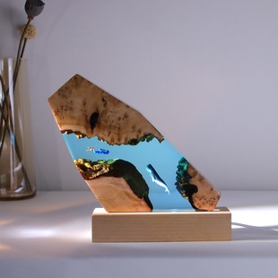 创意海洋溶洞鲸鱼潜水员桌面摆件艺术装置实木树脂灯生日礼物饰品