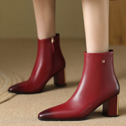 酒红色短靴女士高跟鞋2023年秋冬季复古粗跟尖头女鞋真皮靴子