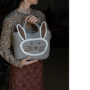 轲人羊毛毡手工兔子手提包手腕，包女包(包女包)可爱兔年礼物日系文艺小清新