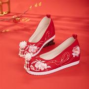 夏季红色搭配秀禾服婚鞋女平底中式婚礼新娘鞋汉服鞋子古风绣花鞋