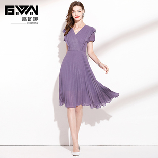 夏季女装2024年v领短袖，荷叶边雪纺，紫色连衣裙高端气质百褶裙