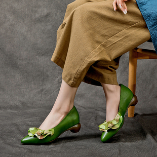 春季真皮女鞋绿色民族，风花朵文艺浅口单鞋，舒适百搭中跟四季鞋