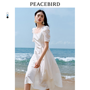 太平鸟2023春季设计感连衣裙，赫本风法式方领浪漫白色长裙