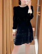 可可优品23秋冬 SD高贵气质小黑裙法式复古珍珠领丝绒连衣裙